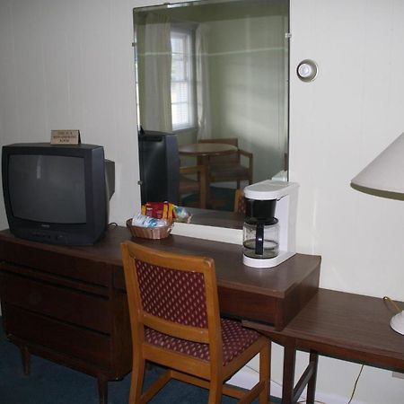 Falcon Motel Buxton Dış mekan fotoğraf
