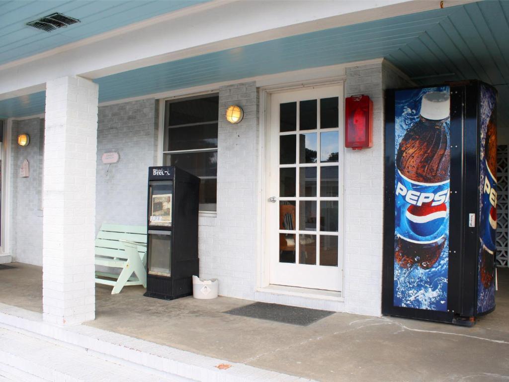 Falcon Motel Buxton Dış mekan fotoğraf